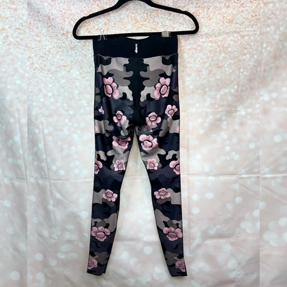 Ultracor Flower Camo Leggings, Compression - Picture 3 of 12